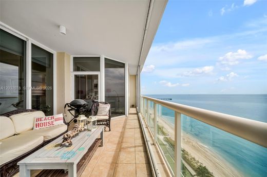 Residential complexes in Hollywood, Broward County
