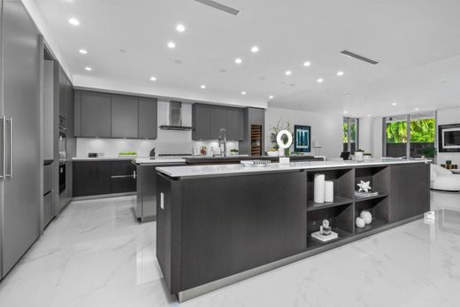 Residential complexes in Boca Raton, Palm Beach