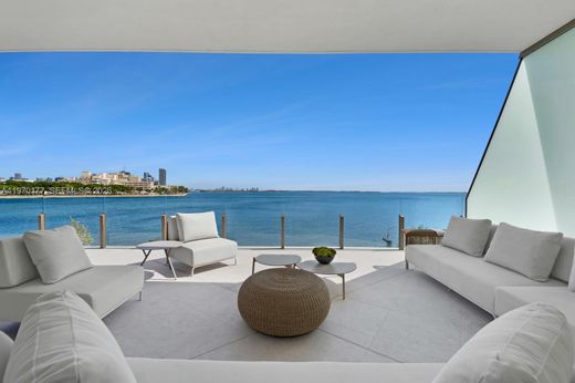 Residential complexes in Coconut Grove, Miami-Dade