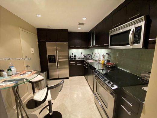 Residential complexes in Hallandale, Broward County