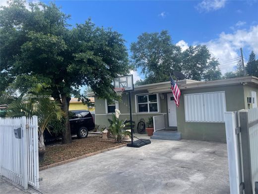 Villa in Miami Heights Trailer Park, Miami-Dade