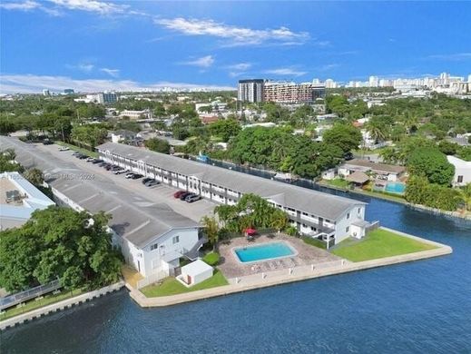 公寓楼  Oakland Park, Broward County