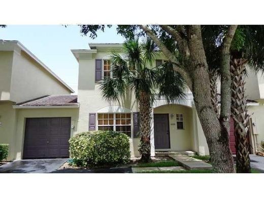 Townhouse in Tamarac, Broward County