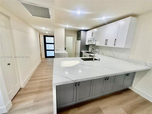 Casa di città a Pembroke Pines, Broward County