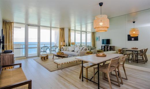 Residential complexes in Miami Beach, Miami-Dade
