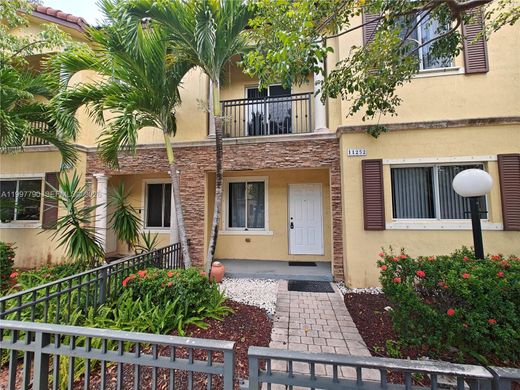 Townhouse in Miami, Miami-Dade