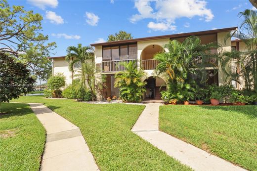 Residential complexes in Greenacres City, Palm Beach