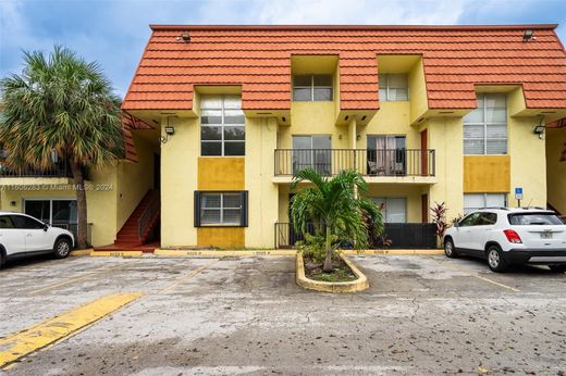 公寓楼  Hialeah, Miami-Dade County