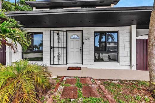 Villa a Miami Gardens, Miami-Dade County