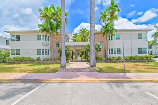 Residential complexes in Miami Beach, Miami-Dade