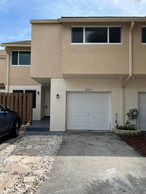 Townhouse in Plantation, Broward County