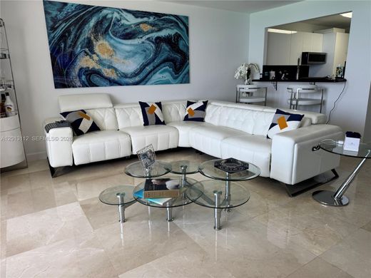 Residential complexes in Miami Beach, Miami-Dade