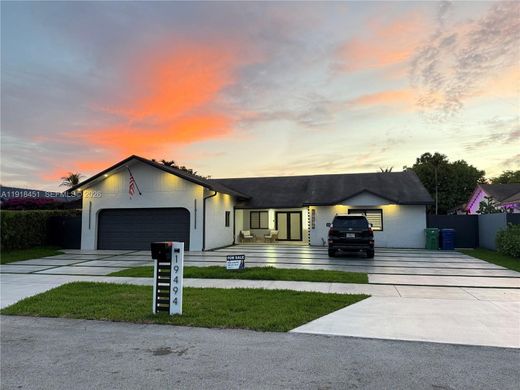 Villa - Hialeah, Miami-Dade County