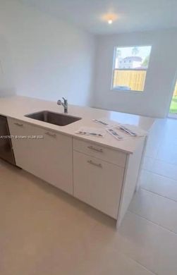 تاون هاوس ﻓﻲ North Miami, Miami-Dade County