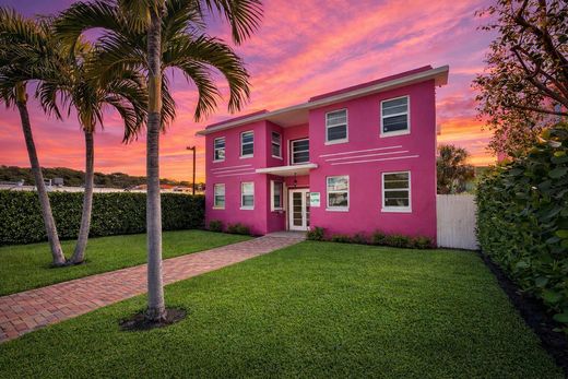 Residential complexes in Aventura, Miami-Dade