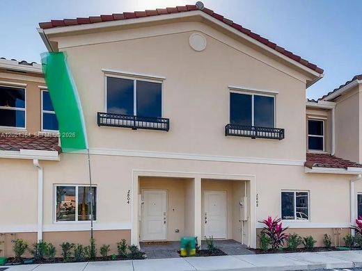 Townhouse - Miami Gardens, Miami-Dade County