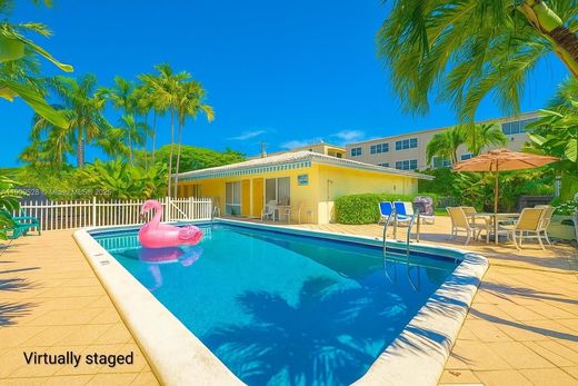 Pompano Beach, Broward Countyのアパートメント・コンプレックス