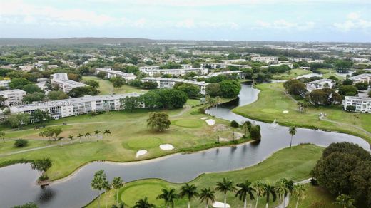 Residential complexes in Coconut Creek, Broward County