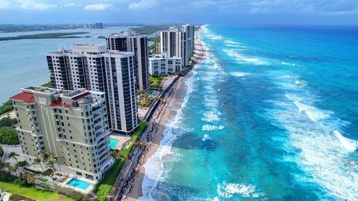 Residential complexes in Palm Beach Shores, Palm Beach