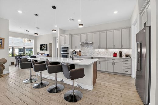 Residential complexes in Boca Raton, Palm Beach