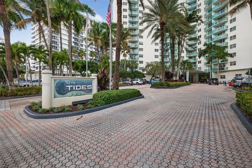 Residential complexes in Hollywood, Broward County