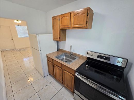 Residential complexes in Miami, Miami-Dade