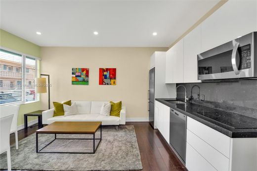 Жилой комплекс, Майами-Бич, Miami-Dade County