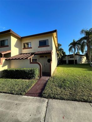 Townhouse in Sunrise, Broward County