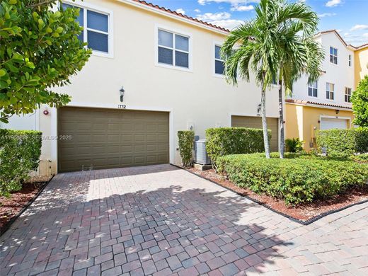 Townhouse in Pembroke Pines, Broward County