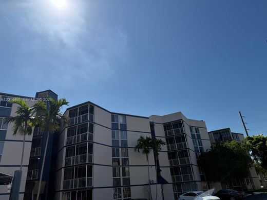 Residential complexes in Hialeah, Miami-Dade