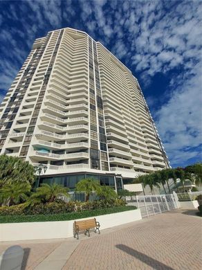 Residential complexes in Aventura, Miami-Dade