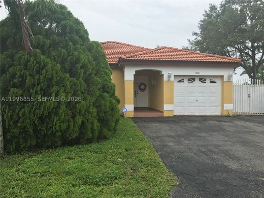 Вилла, Hialeah, Miami-Dade County