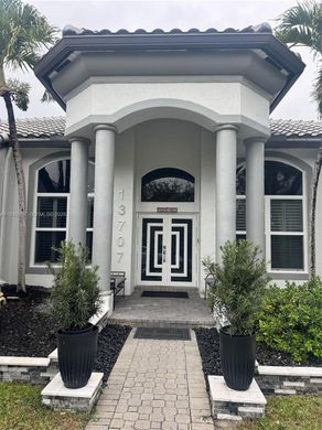 Villa in Pembroke Pines, Broward County