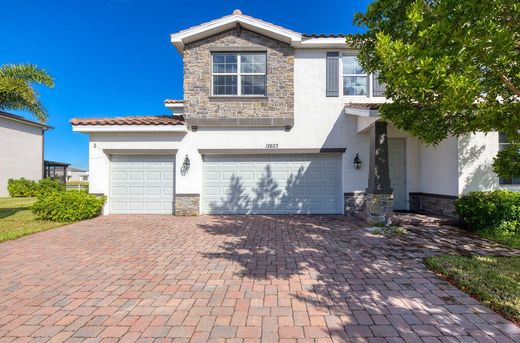 Villa Port Saint Lucie, Saint Lucie County