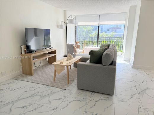 Residential complexes in Sunny Isles Beach, Miami-Dade