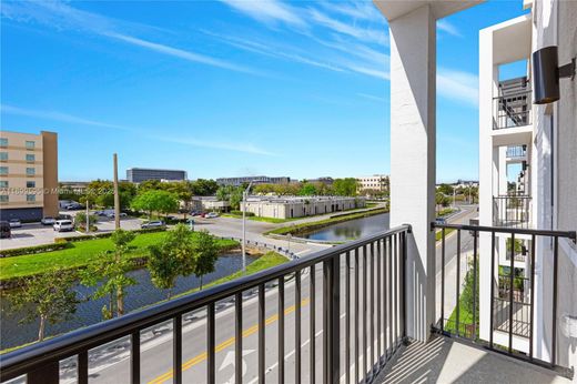 Complesso residenziale a Doral, Miami-Dade County