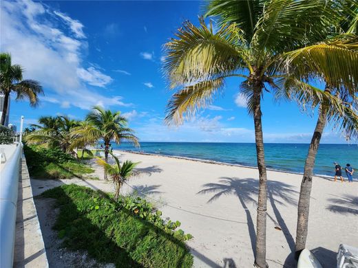 Residential complexes in Hallandale, Broward County