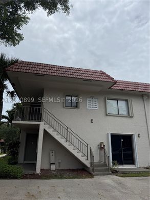 Residential complexes in Weston, Broward County