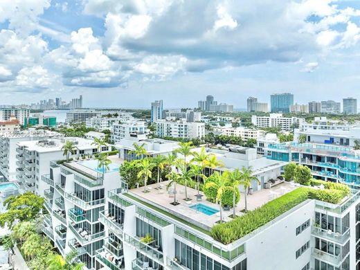 Residential complexes in Bay Harbor Islands, Miami-Dade