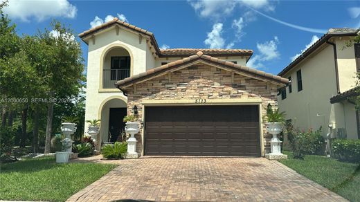 Villa - Tamarac, Broward County