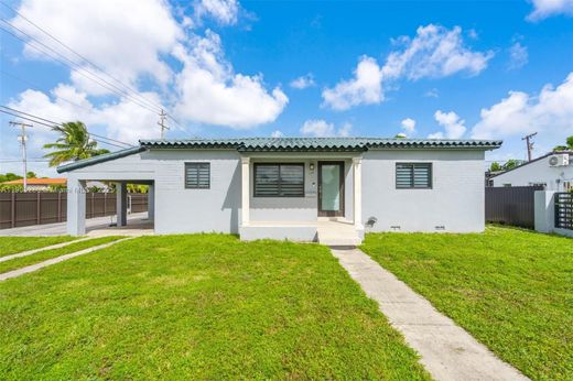 Villa en Hialeah, Miami-Dade County