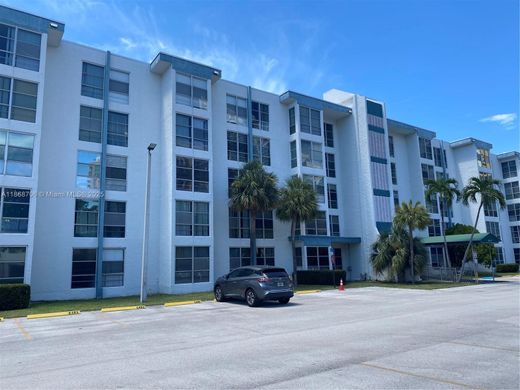 Жилой комплекс, Sunny Isles Beach, Miami-Dade County