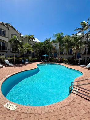 Townhouse in Oakland Park, Broward County