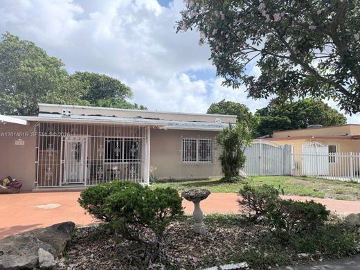 Villa a Hialeah, Miami-Dade County