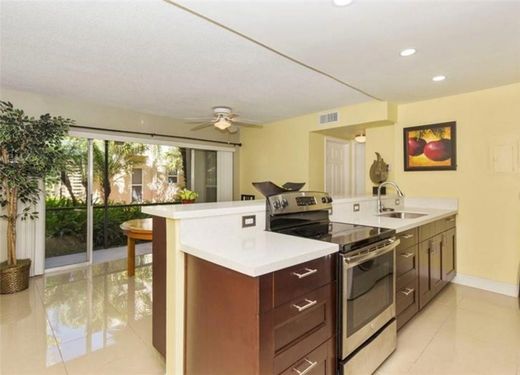 Residential complexes in Oakland Park, Broward County