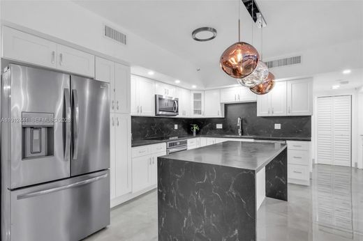 Residential complexes in Sunny Isles Beach, Miami-Dade