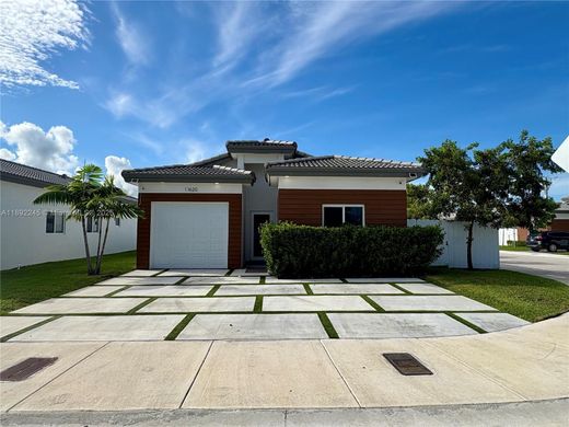 Willa w Homestead, Miami-Dade County