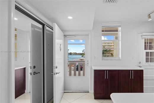 Aventura, Miami-Dade Countyのアパートメント・コンプレックス