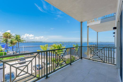 Residential complexes in Stuart, Martin County