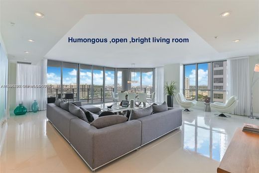 Residential complexes in Hollywood, Broward County